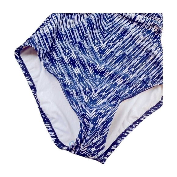 MIRACLESUIT Women Silver Shores Escape Underwire One-Piece Swimsuit Criss Cross - Picture 15 of 16